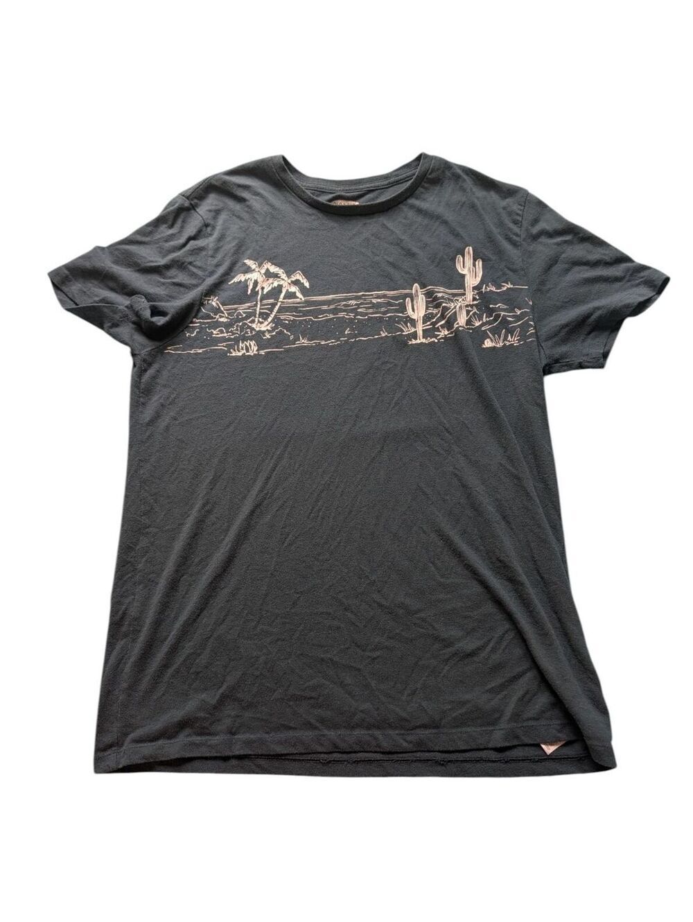 Old Navy Women's Green Graphic T-Shirt Size Medium | Beach & Desert